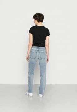 Diesel 2002 - Straight Leg Jeans - Denim -Diesel shop 19b87e9776c6490db09f6320e9d73343