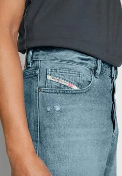 Diesel D-RISE - Flared Jeans - 09e25 01 -Diesel shop 1dac51a656454f5eb83abf63e43257df