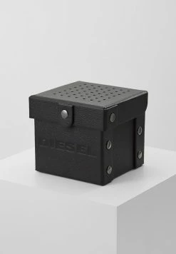 Diesel MEGA CHIEF - Chronograph Watch - Grey/black -Diesel shop 33e2776f81804622bd66e0d4e48d8ce2