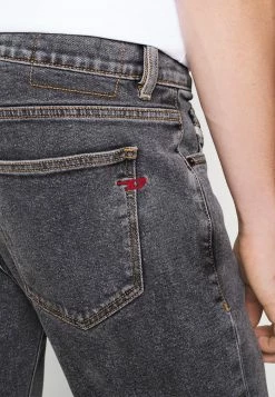 Diesel DSTRUKT - Slim Fit Jeans - 09d78 02 -Diesel shop 3705d1c7878e42e3b2097c70e3c73cd0