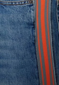 Diesel D-ARBUS - Relaxed Fit Jeans - 0eiaw 02 9 Diesel D-ARBUS - Relaxed Fit Jeans - 0eiaw 02 -Diesel shop 3c82008d1d424334962e54245940e41c