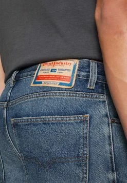 Diesel Slim Fit Jeans - 09e02 01 -Diesel shop 3f7a9ecffb894ab08d15680d5c123e8d