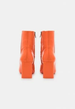 Diesel D-MILLENIA - Classic Ankle Boots - Orange -Diesel shop 40fc46fbbe214f089b956174acedf668