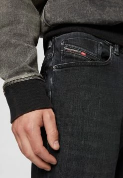 Diesel 2005 D-FINING - Jeans Tapered Fit - 09b83 02 11 Diesel 2005 D-FINING - Jeans Tapered Fit - 09b83 02 -Diesel shop 4526aeec1a4c40a882c6119557ab094f