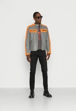 Diesel shop -Diesel shop 470084cc5e844002a211a5c317ec69a2