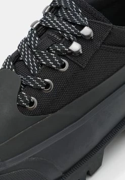 Diesel D-HIKO SH X UNISEX - Casual Lace-ups - Black -Diesel shop 4dc4fcf0732f4099806e9d221ab7f32c