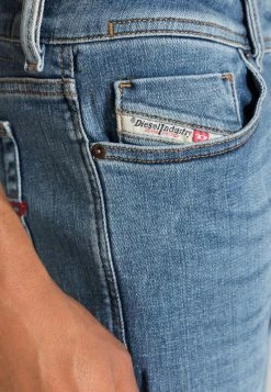 Diesel 1979 SLEENKER - Slim Fit Jeans - 09c01 01 -Diesel shop 4fbbee4b98f2415f9ae34d952d697a01