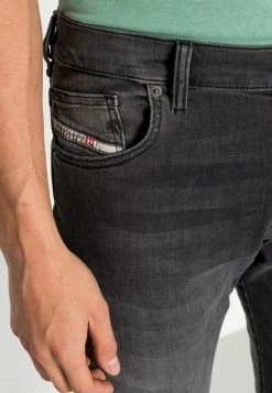 Diesel YENNOX - Straight Leg Jeans - 0gdaq 02 -Diesel shop 541a39975e784fa78c1af9e77fcc83c6