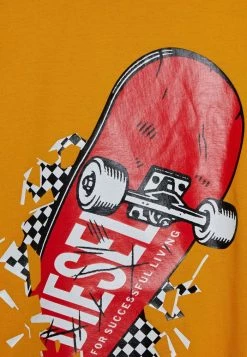 Diesel TACTU OVER - Print T-shirt - Orange -Diesel shop 582eafcb0b224f0f8bc4b629ef954540