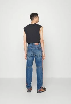 Diesel D-ARBUS - Relaxed Fit Jeans - 0eiaw 02 7 Diesel D-ARBUS - Relaxed Fit Jeans - 0eiaw 02 -Diesel shop 5f6a674974c84b76b22fb6c85e074889