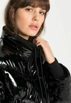 Diesel W-CREMA - Down Jacket - Black -Diesel shop 69d7f2a531e745bb97f2180d2c56c5d2