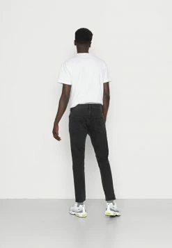 Diesel YENNOX - Straight Leg Jeans - 0gdar 02 -Diesel shop 71de72b36ef8479eadd8566246ccbe8b