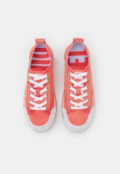 Diesel S-ATHOS LOW W - Trainers - Peach -Diesel shop 72982a8cd25c41f89fab79ea722587ea