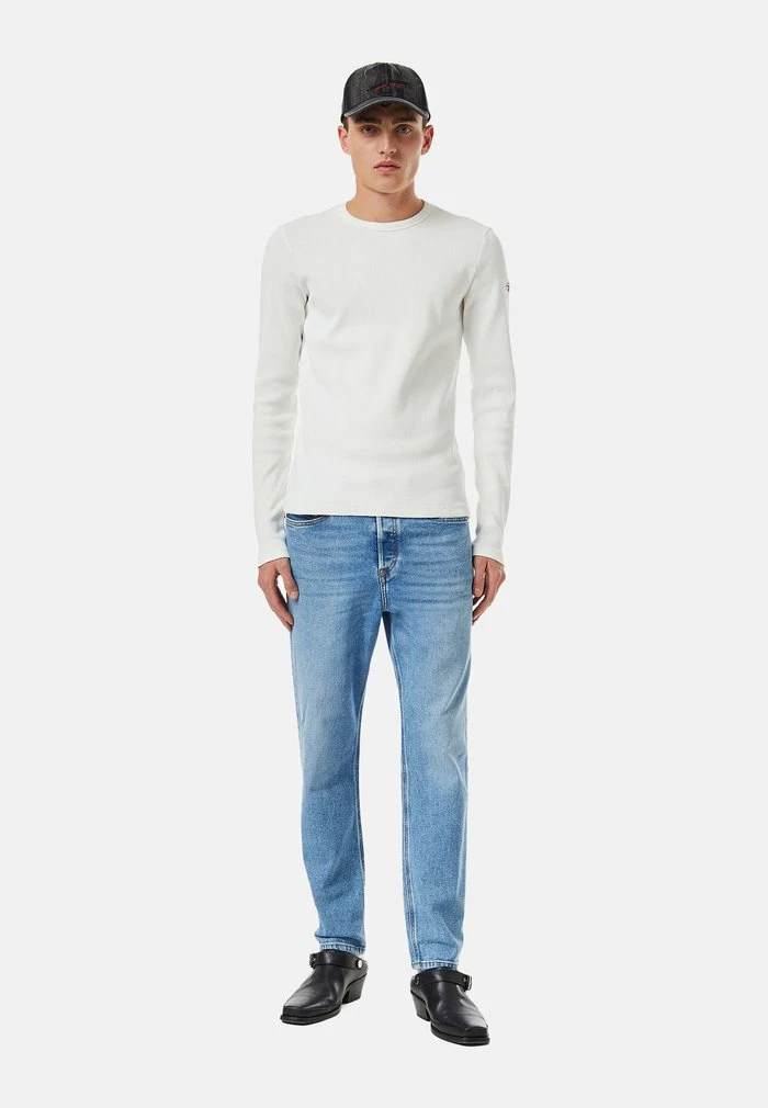 Diesel Jeans Tapered Fit - Medium Blue 2 Diesel Jeans Tapered Fit - Medium Blue - Image 2