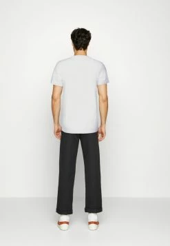 Diesel T-DIEGOR-E14 UNISEX - Print T-shirt - White 7 Diesel T-DIEGOR-E14 UNISEX - Print T-shirt - White -Diesel shop 7fa0dc15acd04c8e90b20e67200bafdc