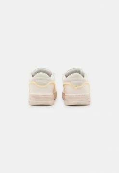 Diesel S-SINNA LOW W - Trainers - Offwhite 9 Diesel S-SINNA LOW W - Trainers - Offwhite -Diesel shop 81846c04328641999c89306f61ce830c