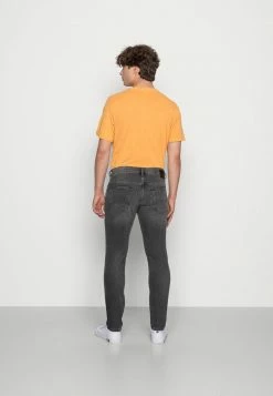 Diesel YENNOX - Straight Leg Jeans - Grey Denim -Diesel shop 9311d482df194d8484d37999fdc2c08a