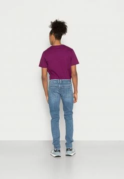 Diesel 1979 SLEENKER - Slim Fit Jeans - 09c01 01 -Diesel shop 9a5a8fc224c84e22af5d4629120c26fb