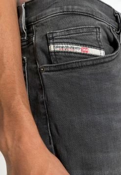 Diesel D-MIHTRY - Straight Leg Jeans - 0gdaq 02 -Diesel shop 9c3f19fa9698405f9b8a54059ad26f6e