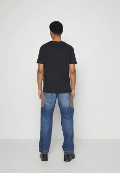 Diesel FRANKY CARPENTER - Relaxed Fit Jeans - 0gcay 01 7 Diesel FRANKY CARPENTER - Relaxed Fit Jeans - 0gcay 01 -Diesel shop c1a3a11e3317411ba67ec7a81466354d
