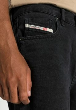 Diesel D-STRUKT-SHORT - Denim Shorts - 0ehai 02 -Diesel shop c6b2b7b3e7bf448992474e709f467f15