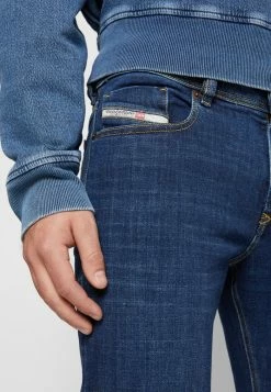 Diesel 1979 SLEENKER - Slim Fit Jeans - Dark Blue -Diesel shop d14b4a524f0e43a29ef68c4c3985c23d
