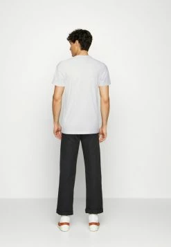 Diesel T-DIEGOR-K52 UNISEX - Print T-shirt - White 7 Diesel T-DIEGOR-K52 UNISEX - Print T-shirt - White -Diesel shop f19c0babb1b6409593bc6bb5e55d1876