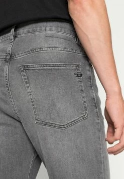 Diesel 2005 D-FINING - Jeans Tapered Fit - 09d50 02 -Diesel shop f2309ff6eb434eaab0f07f17596e55ee