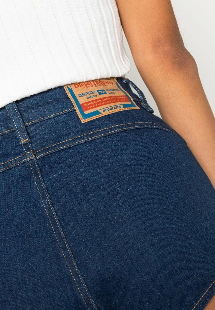 DE-LUNAR DIESEL LIBRARY - Denim Shorts - Denim 5 DE-LUNAR DIESEL LIBRARY - Denim Shorts - Denim - Image 5