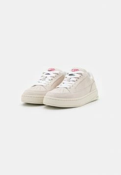 Diesel S-SKEATYS LOW W - Trainers - White -Diesel shop f8d26a7029c74764a1f82f26a051cfd7